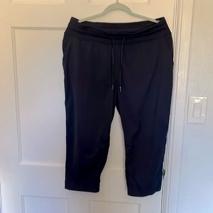 Lululemon Cropped Studio Pants